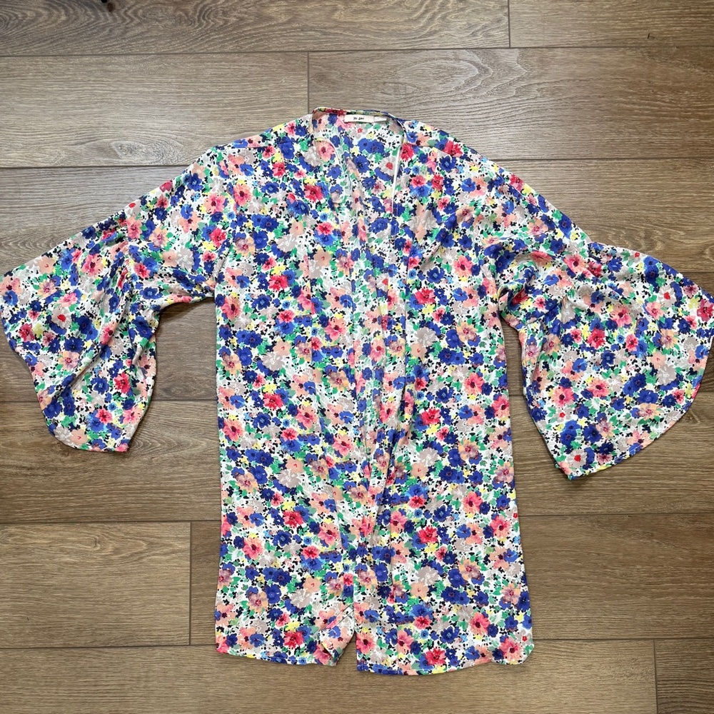 Francesca's Mi Ami Floral Kimono, Women's Size M, Bright, Bell Sleeve, Open